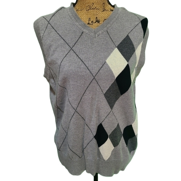 Apt. 9 | Gray Diamond Pattern Sweater Vest | Medium - Picture 1 of 4